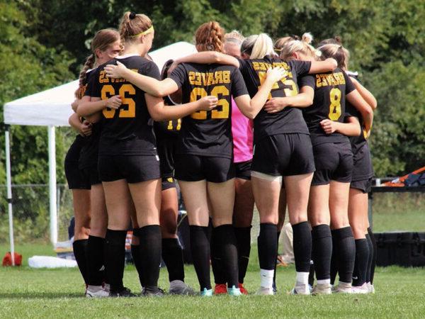 WomensSoccer_Recruitment_Huddle